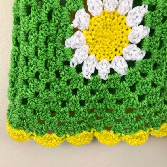 Vintage Crochet Granny Square Handknit Flower Cropped Sweater Vest Green S M - Picture 7 of 9